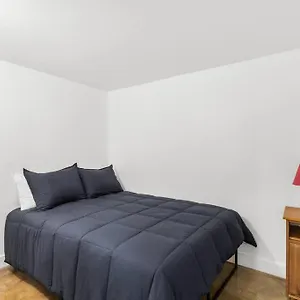Apartment Spacious 3 Bedrooms/2 Bathrooms In, Montreal