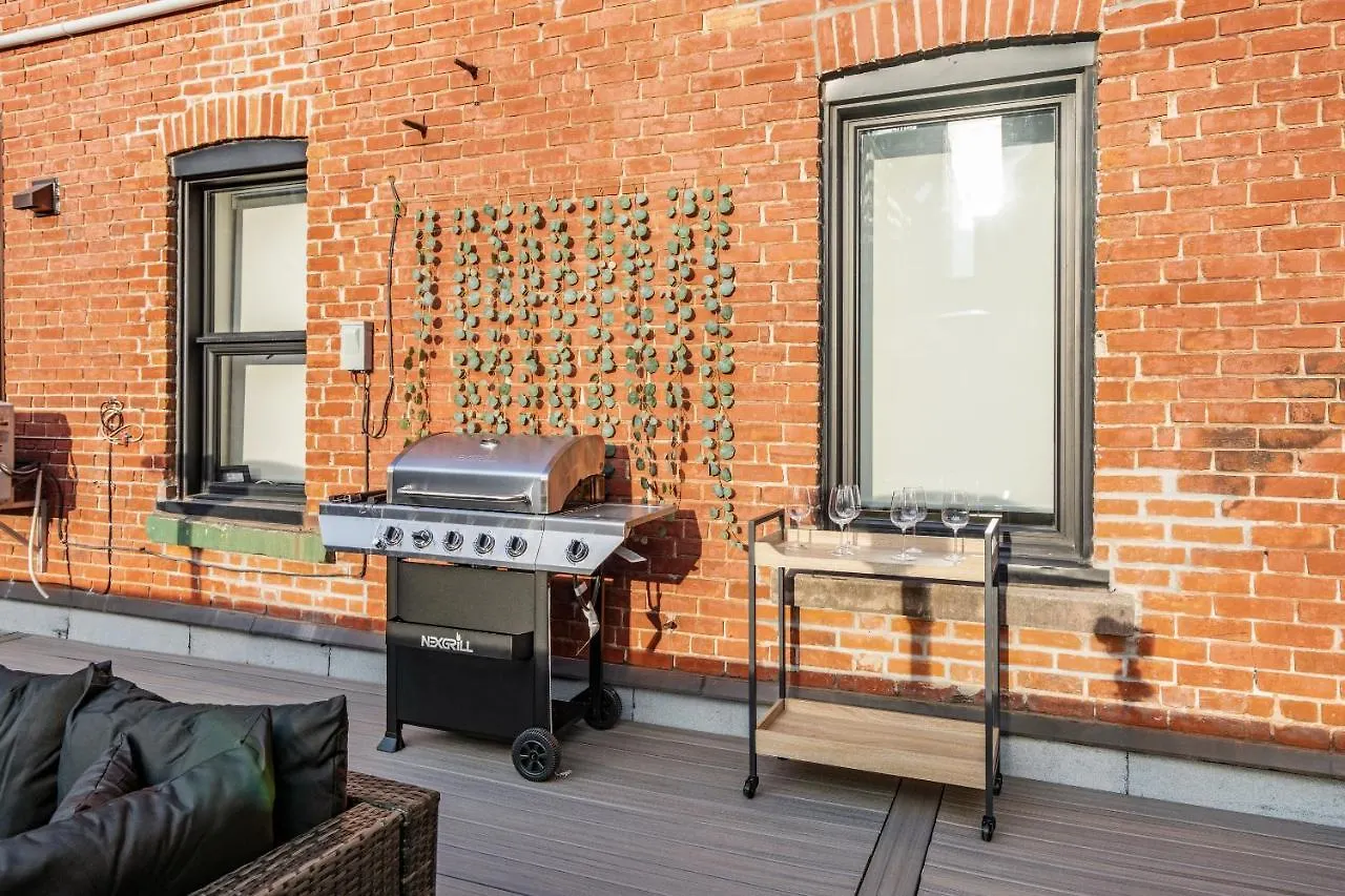 Apartment Hotel Young- Griffintown Montreal Canada