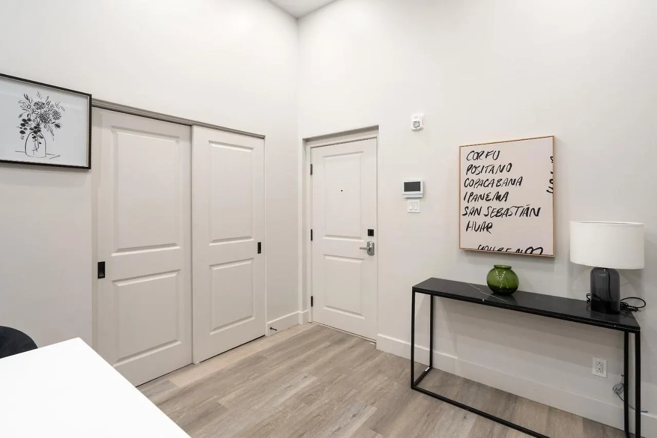 Apartment Hotel Young- Griffintown Montreal Canada