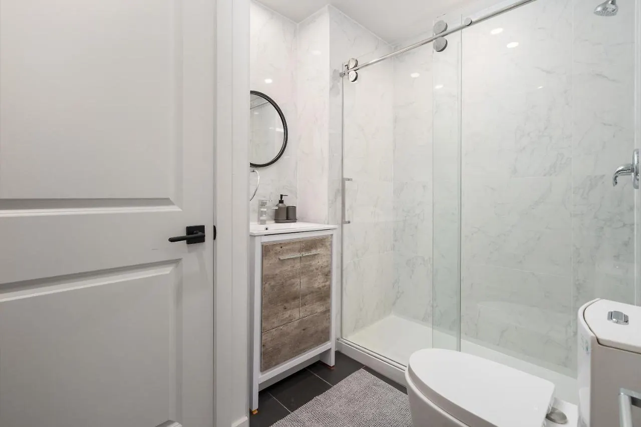 Hotel Young- Griffintown Montreal