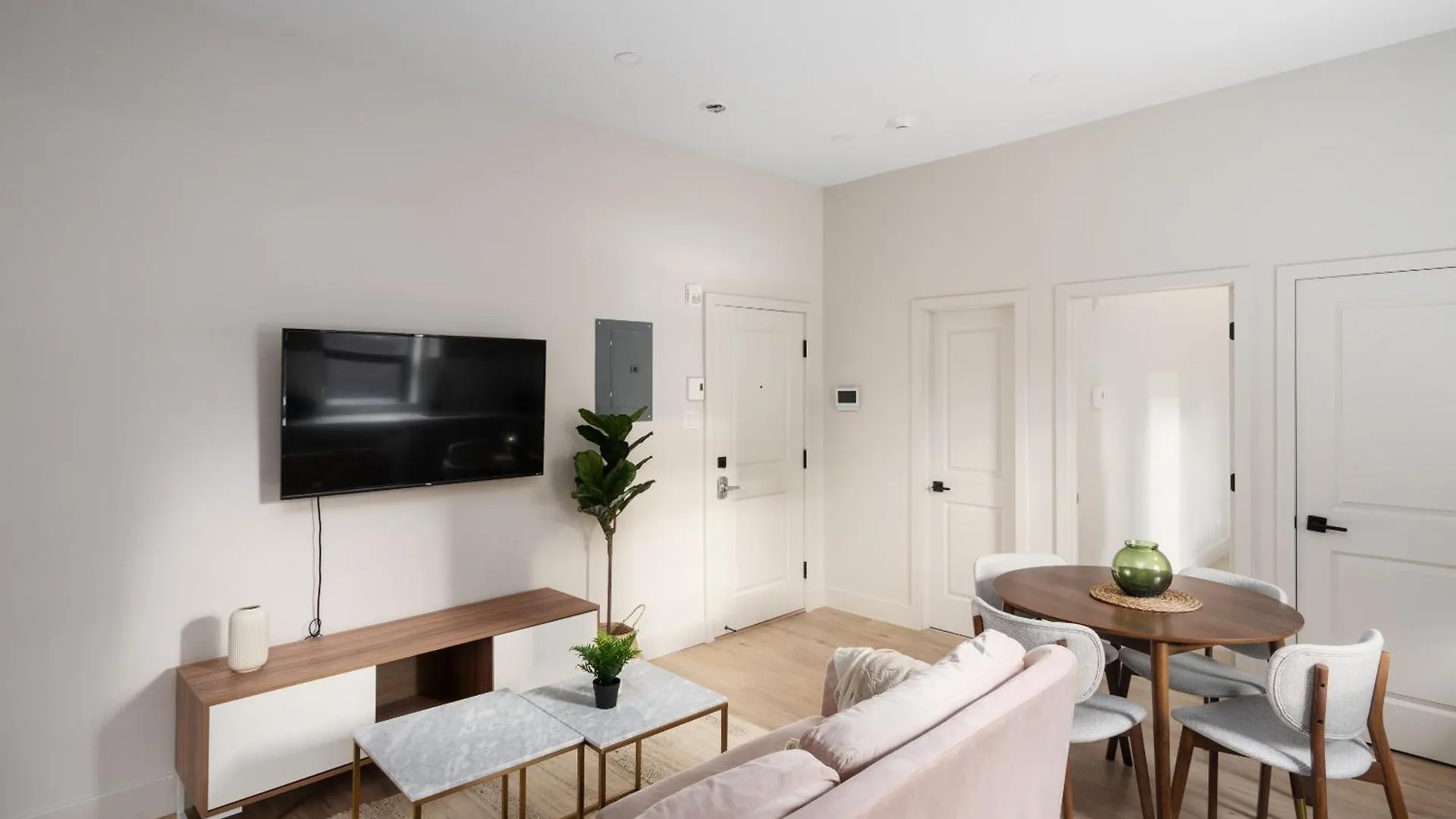Hotel Young- Griffintown Montreal 0*,