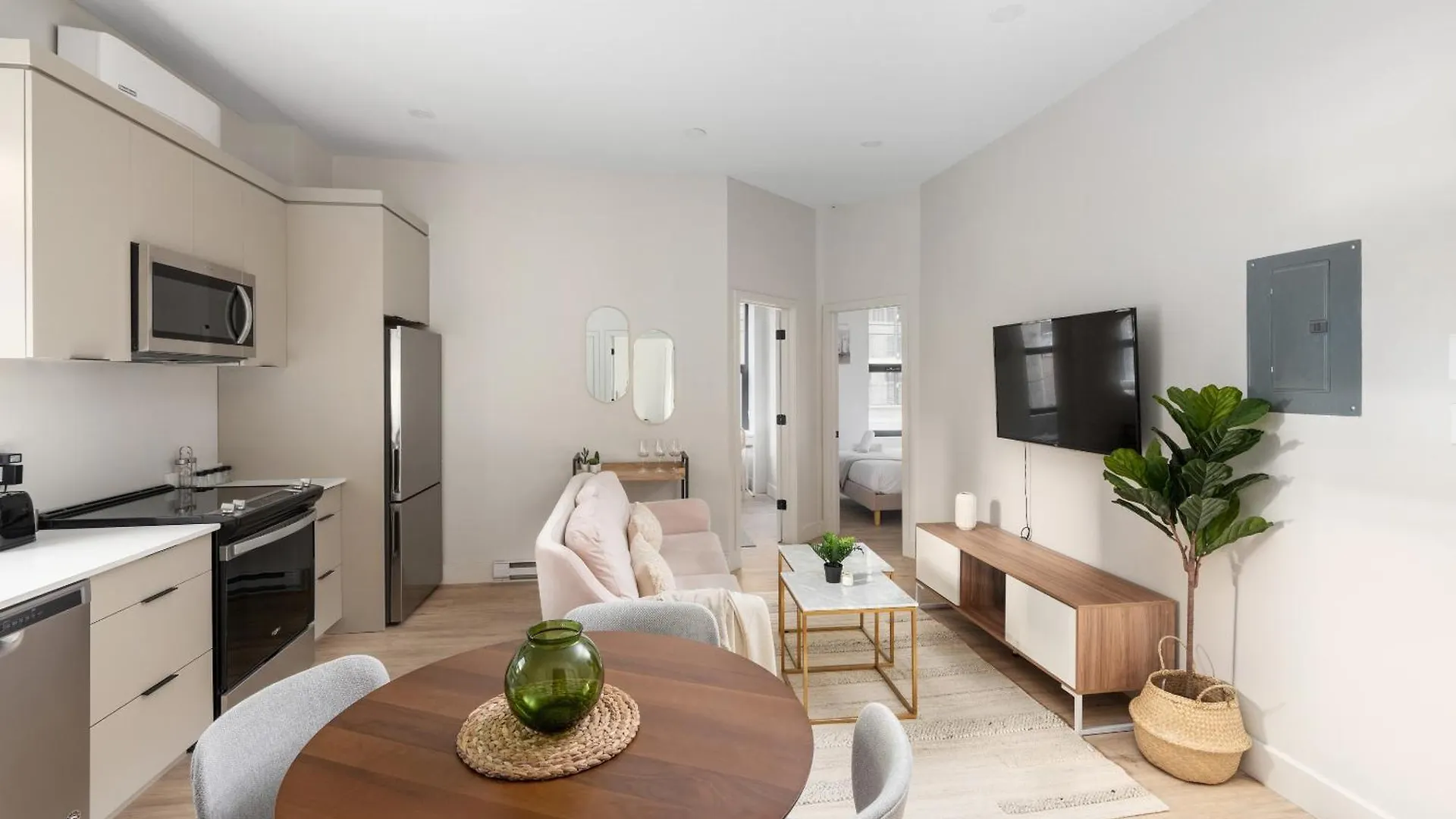 Hotel Young- Griffintown Montreal