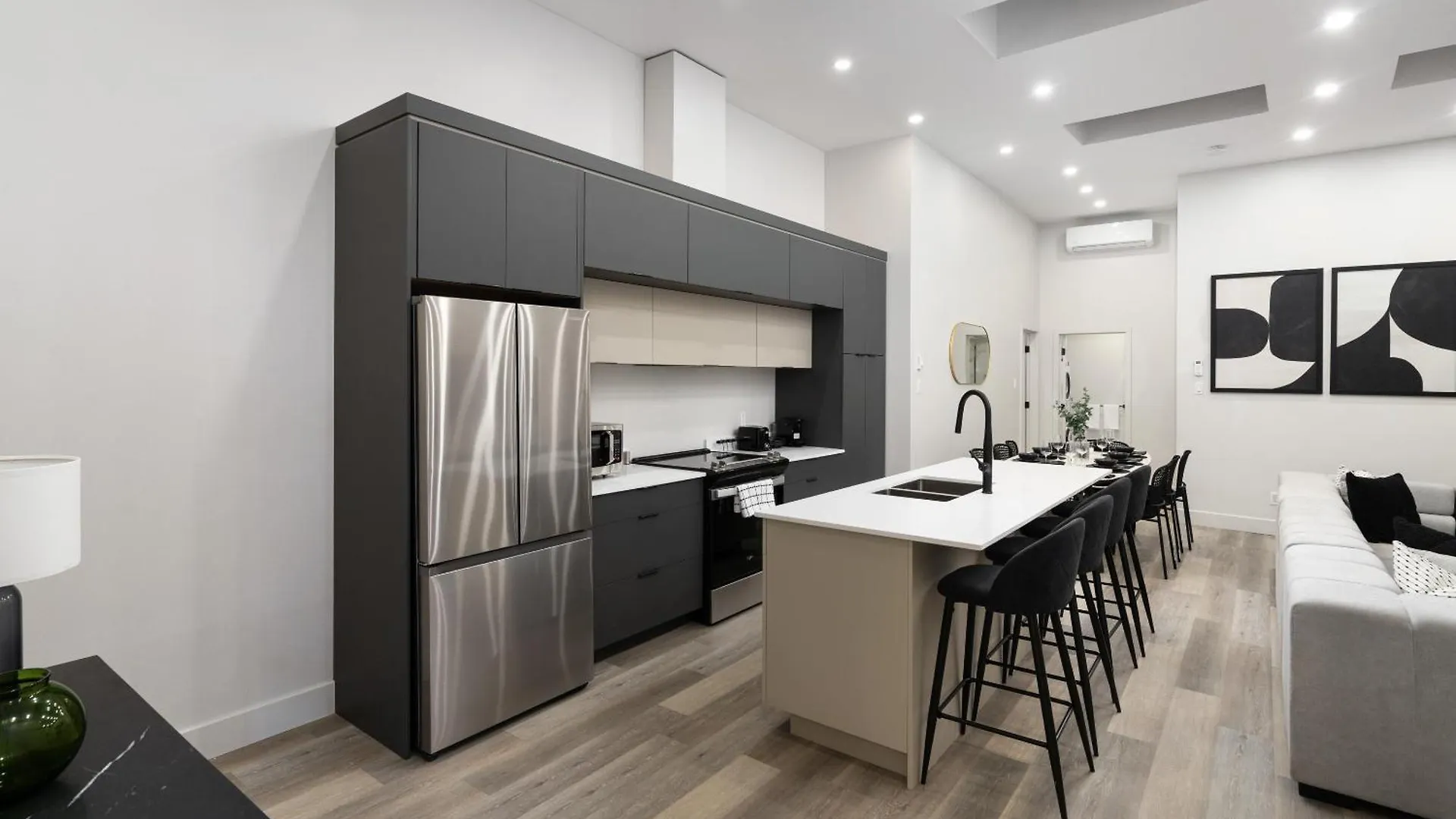 Hotel Young- Griffintown Montreal 0*,  Canada
