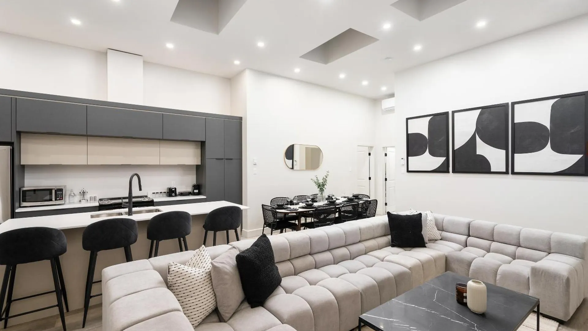 Hotel Young- Griffintown Montreal